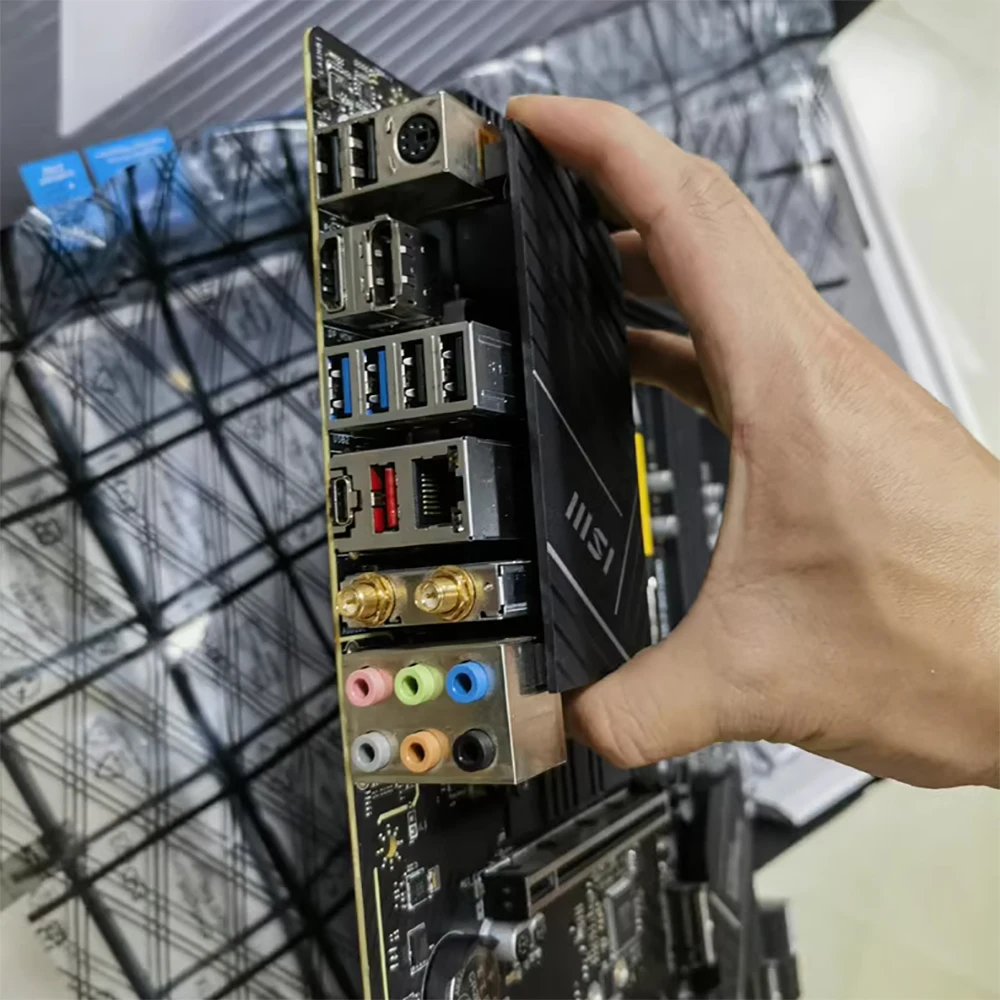 Для материнской платы MSI PRO Z790-P WiFi D4