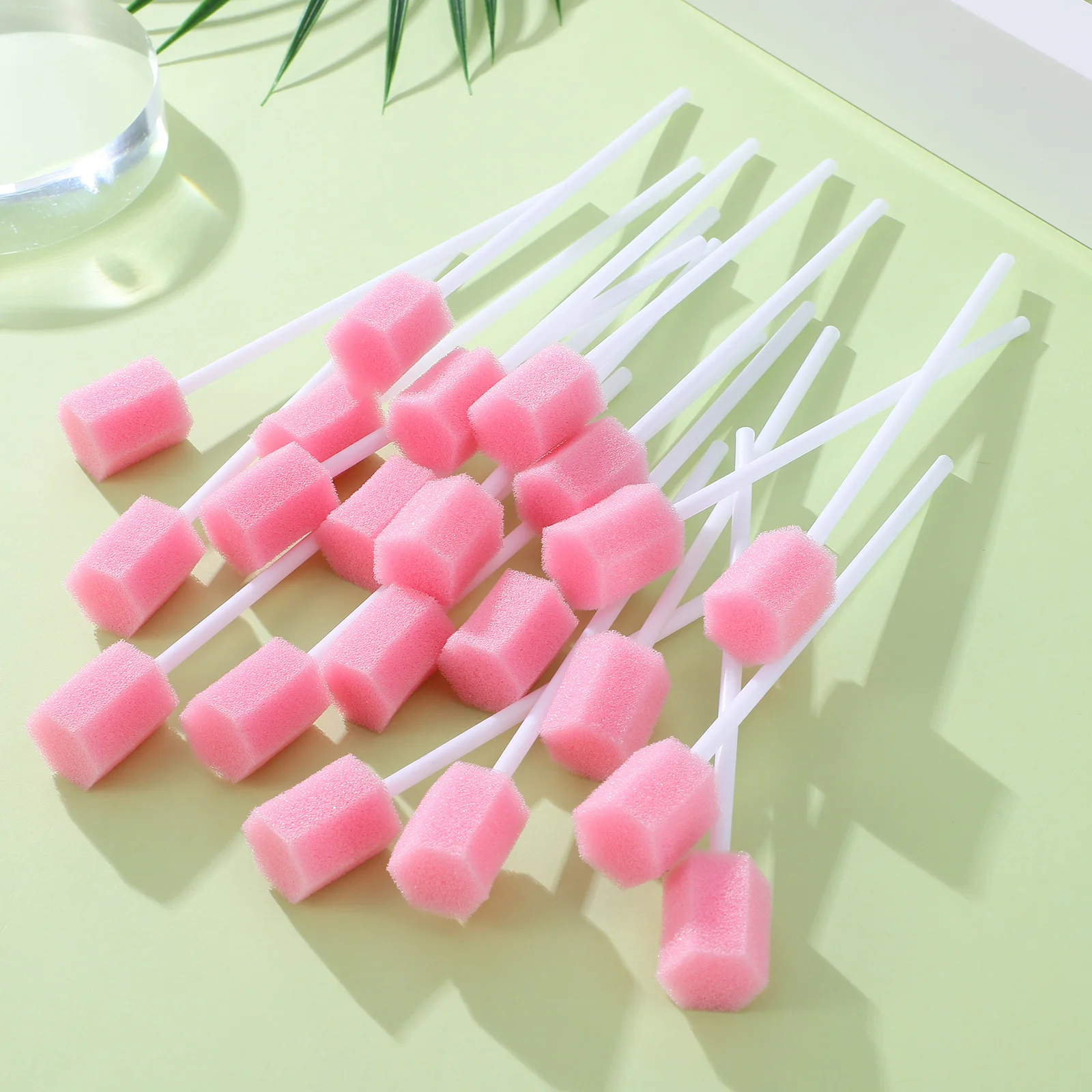 Рисунок 6 - Одноразовые тампоны для ухода за полостью рта