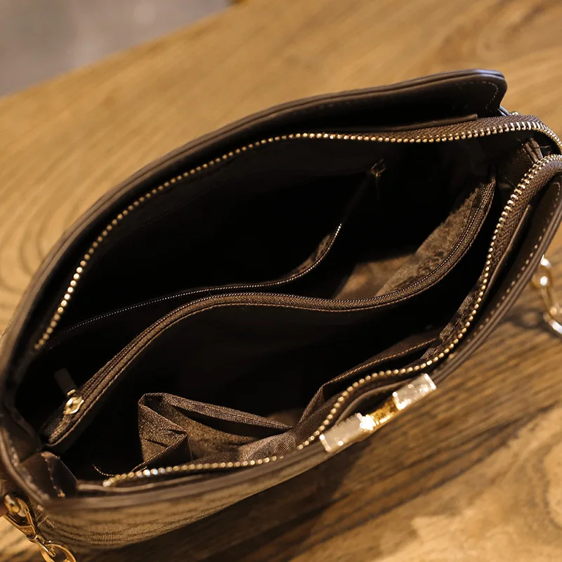 Diinovivo New 2023 Luxury Designer Shoulder Bag For Women PU Leather Crossbody Bag Chain Plaid Female Handbags Retro Print Bags