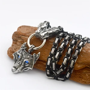 Nordic Celtic Wolf Head Pendant Necklace Viking Stainless Steel Wolf Head King Chain Necklace Mens Neo-Gothic Jewelry