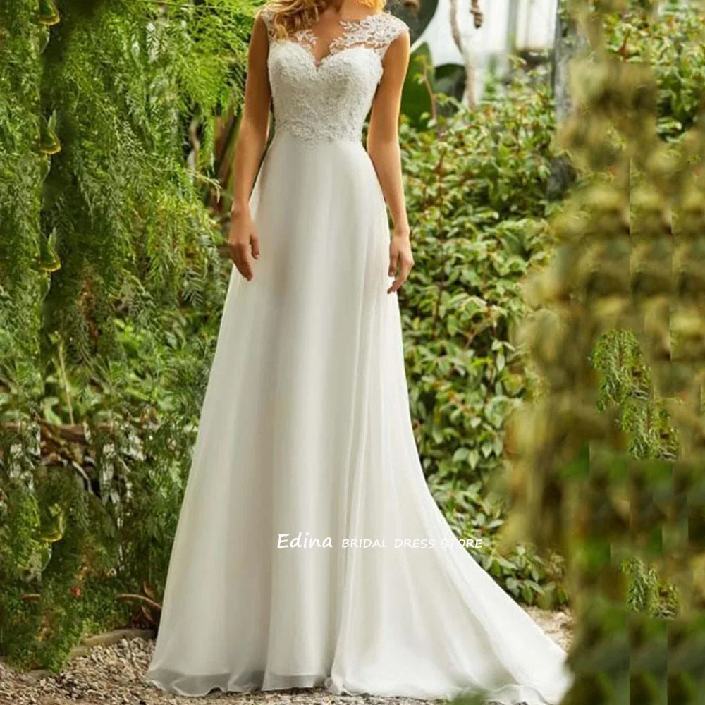 Женское свадебное платье с драпировкой выполненное на заказ