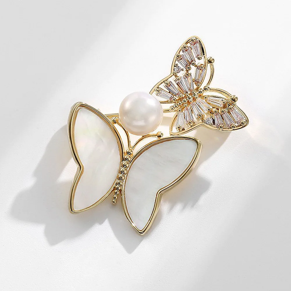 

Brooches For Women Luxury Butterfly Office Dress Party Girl Pin Fairy Insect Rhinestone Ladies Corsage Exquisite Accessories