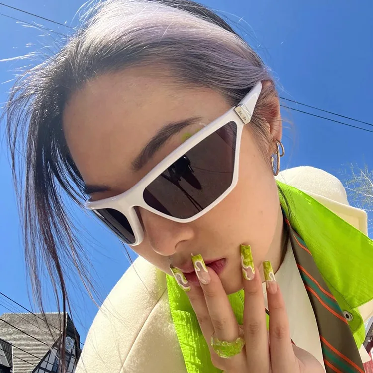 

2000's Punk Unglasses Goggle Women Luxury Brand Sun Glasses Men Mirror Eyewear Glasses Shades UV400 Female Lentes De Sol Hombre