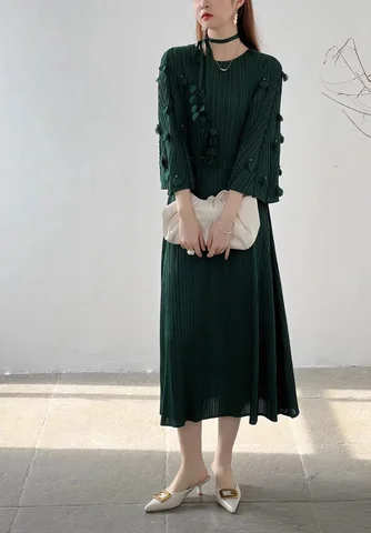 Женское плиссированное платье миди, платье миди-длины с рукавами-колокольчиками и бисером, весна 2024