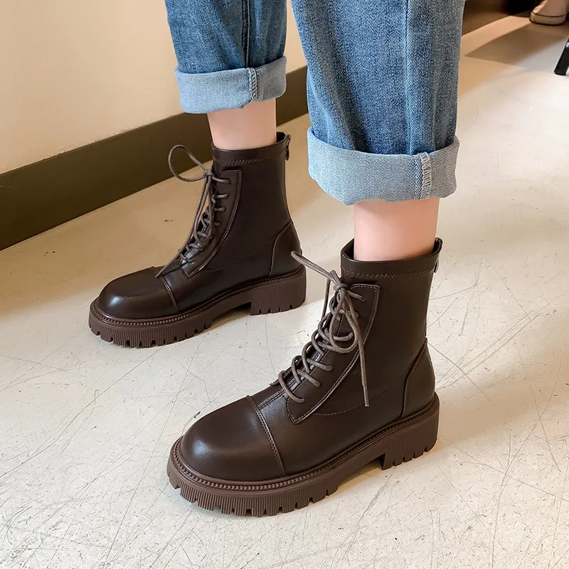 

Новинка 2022, высококачественные осенне-зимние короткие ботинки на флисе, Кожаные Ботинки Martin на толстой подошве, со шнуровкой, подходящая ко ...