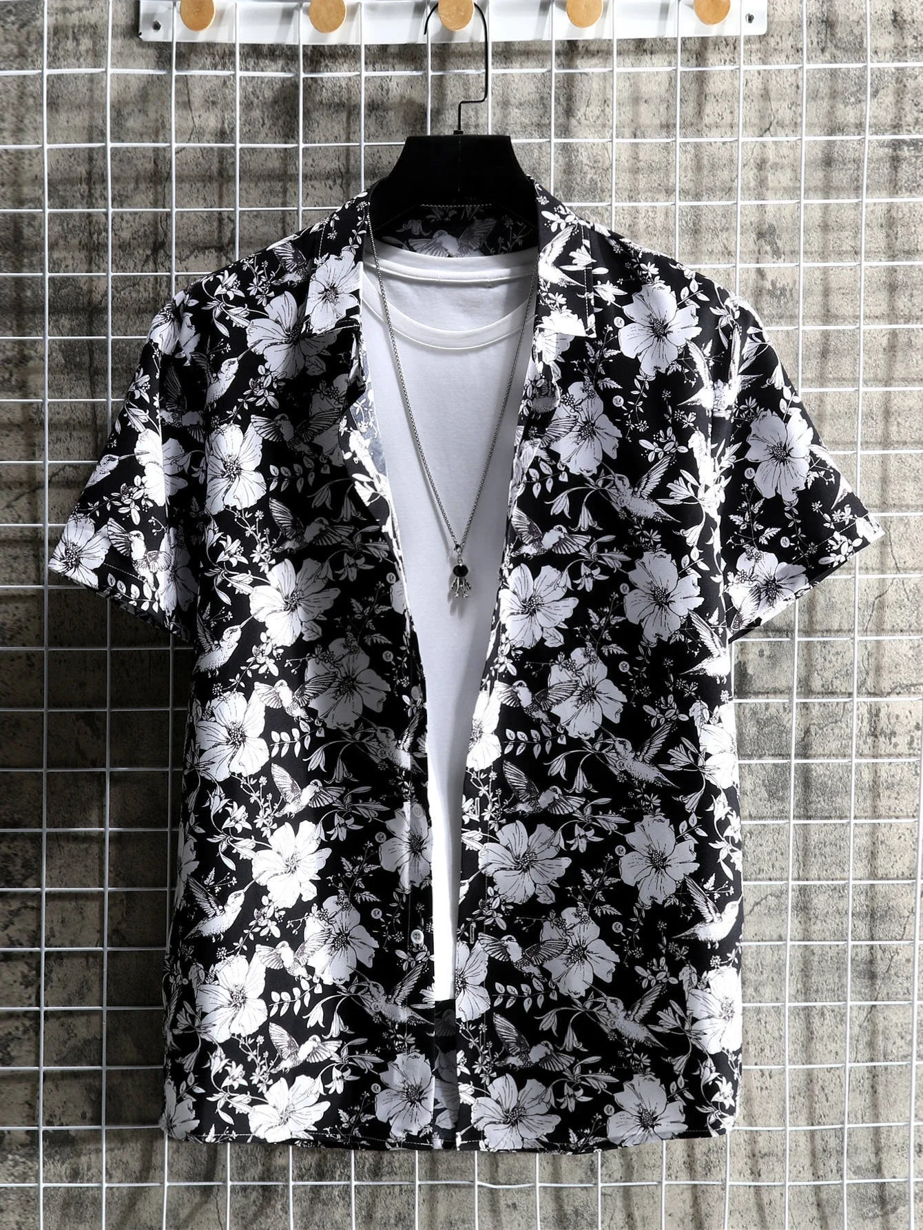 

Men Random Floral Print Button Up Shirt Without Tee