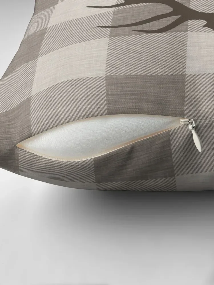 Декоративная подушка в шотландскую клетку с рогами