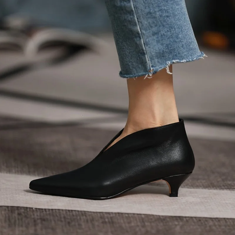 Cowhide Winter Boots Korea Style Women Shoes Pointed Toe French Ladies Retro Shoes Slip On Ankle Boots Winter Shoes Kitten Heel