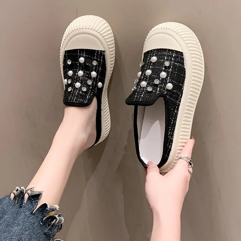 

House Slippers Platform Cover Toe Glitter Slides Med Shoes Woman 2023 String Bead Pantofle Jelly Soft Flat New Casual Cotton Fab