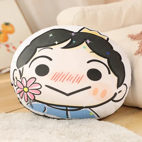 Декоративная плюшевая подушка в виде мультяшного героя
