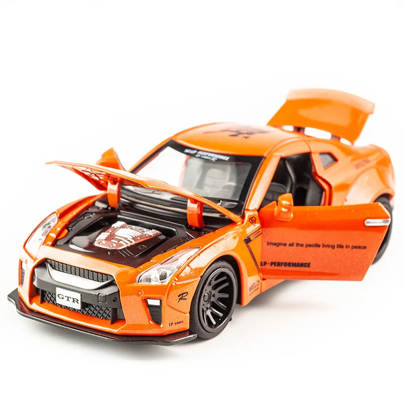 

1:32 AMG Nissan GTR Diecast Vehicle Car Model Toys 15cm With Pull Back And Light GTR Collection Gifts For Kids Boys Original Box