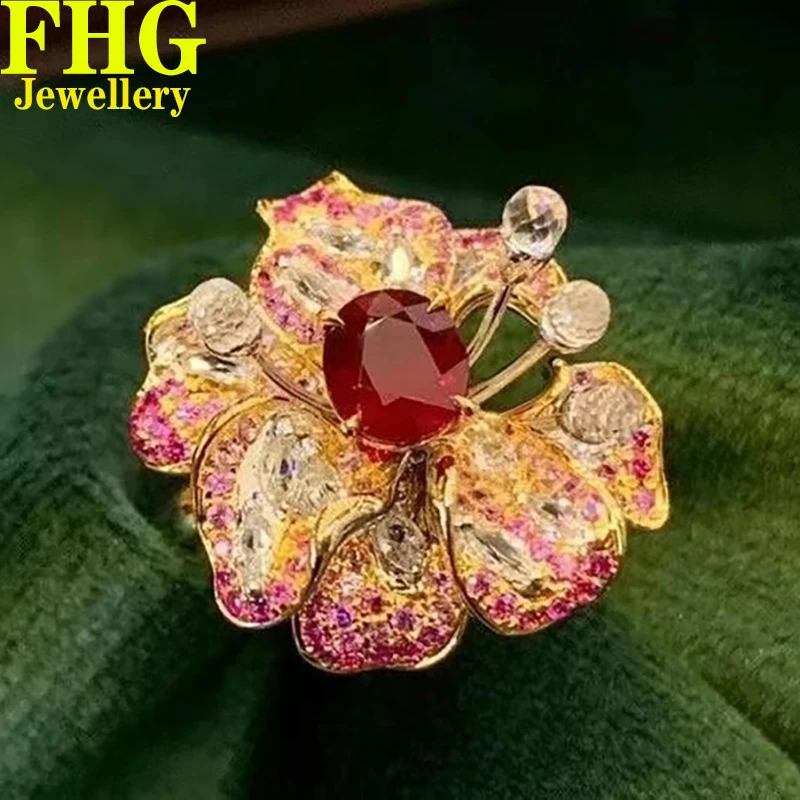 Крупный роскошный камень из 18-каратного золота 1