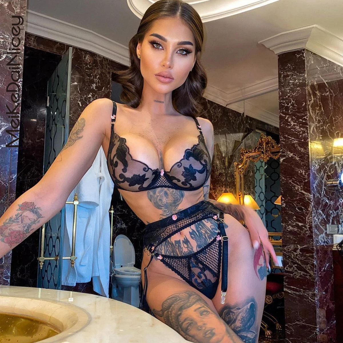 

MeiKeDaiNicey Lingerie Women's Underwear Set Woman 3-Pieces Floral Embroidery Fancy Female Luxury Transparent Bra Sexy Outfits