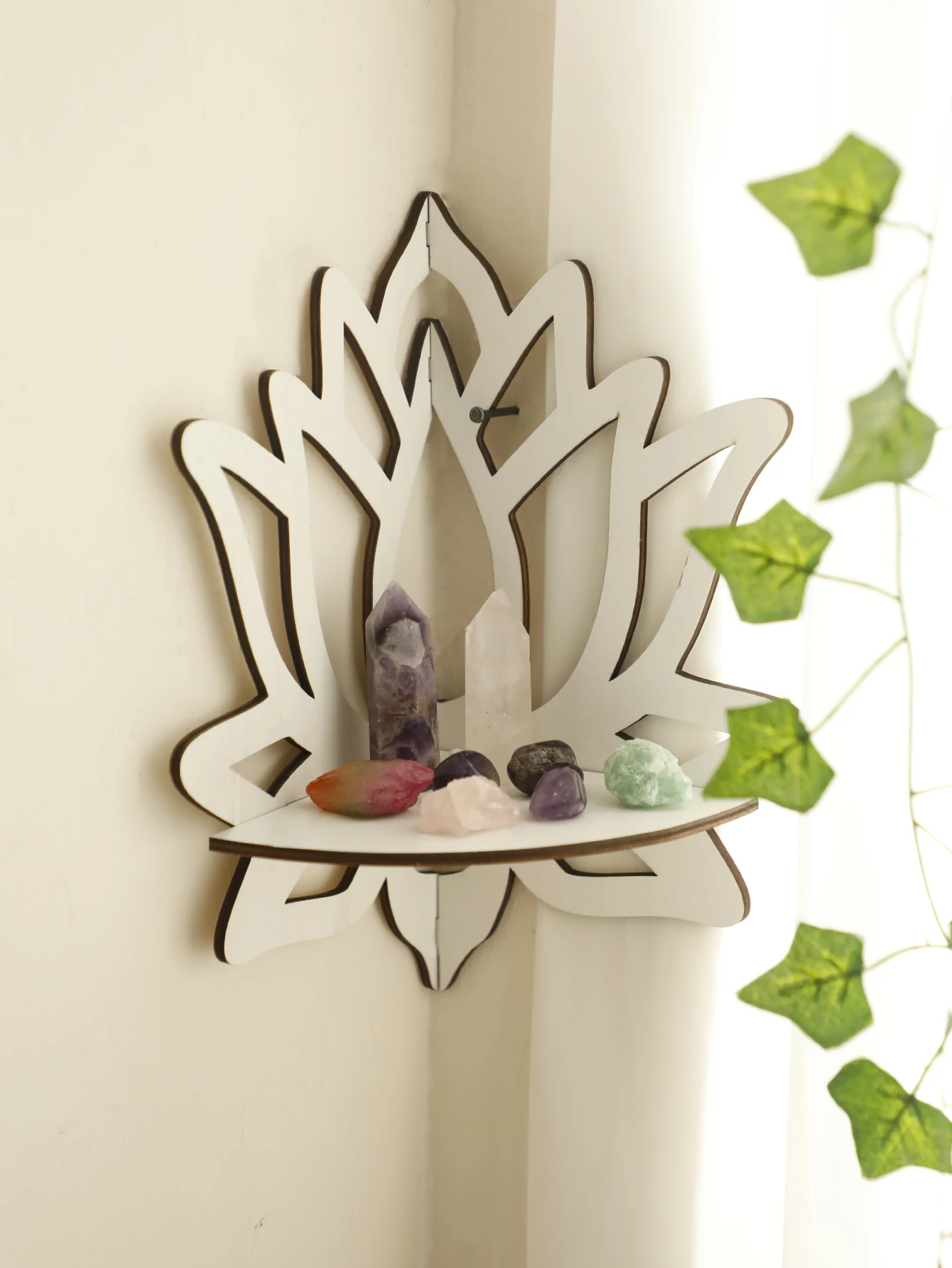 Угловая Полка С Кристаллами Лотоса Настенная Хрустальная Бабочками Белая