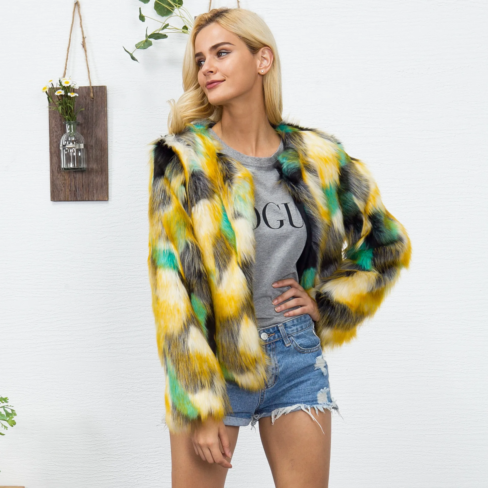 Women's Leather Fur Coat Colorful Gradient Imitation Fur Short Jacket Female Faux Fur Coat
