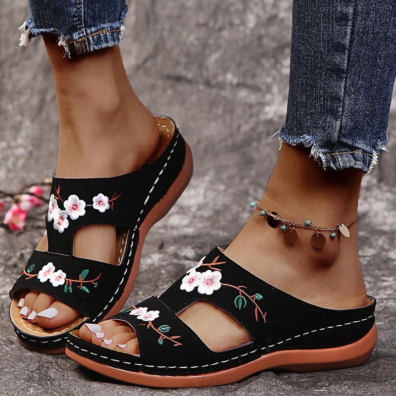 

Sandals Shoes Women New Summer Fashion Peep Toe Shoes Floral Sandals Comfortable Female Slippers Retro Sandals Zapatillas Mujer