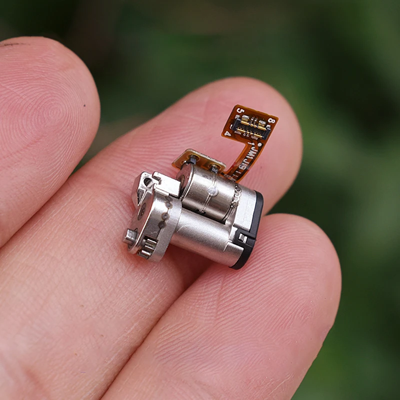 

Шаговый двигатель HUXUAN микро 2-фазный 4-проводной 1.6 мм плоский вал