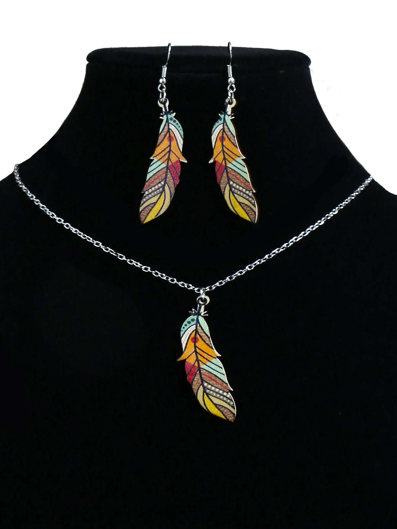Женский комплект из колье и серёжек с разноцветными перьями