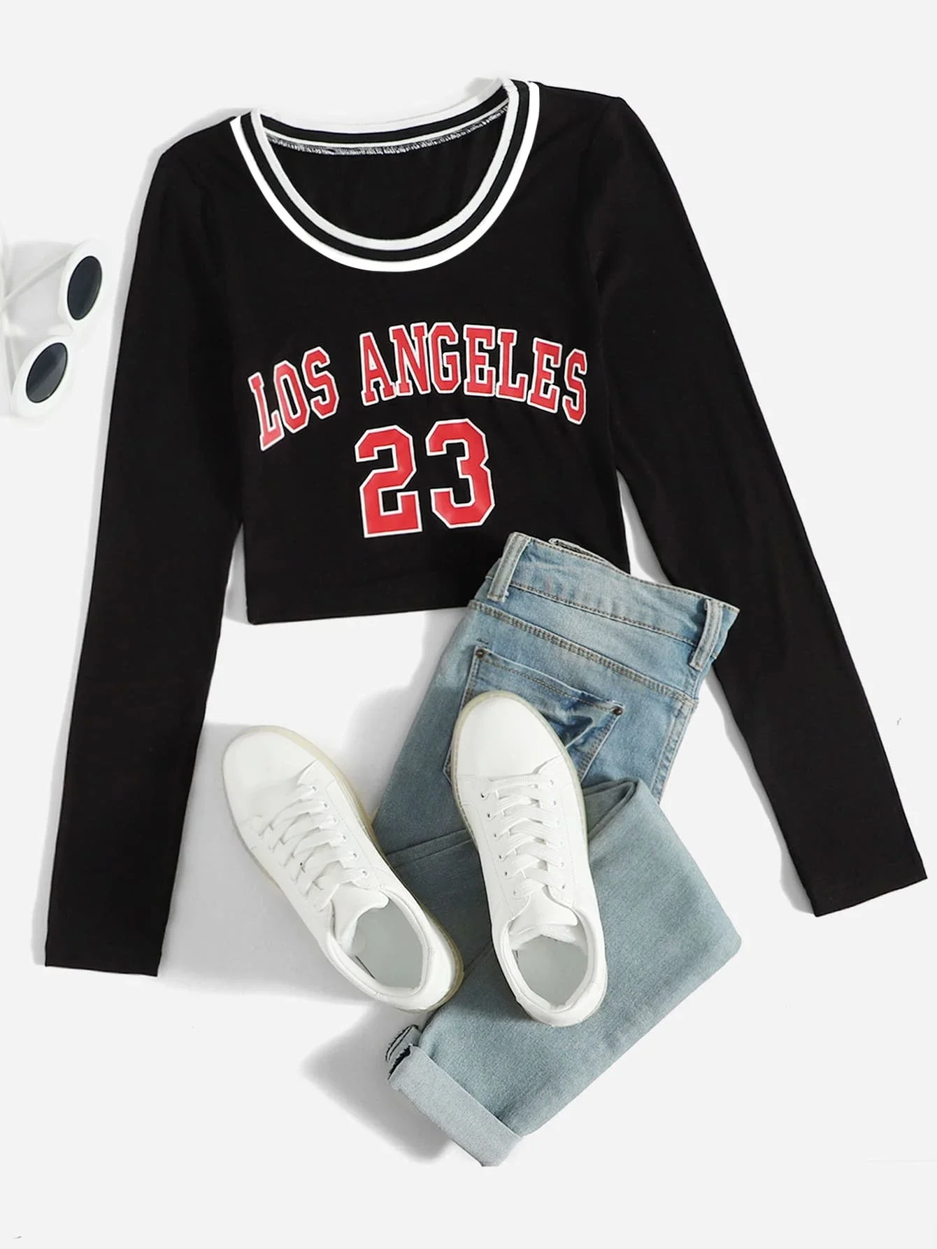 

Letter Graphic Crop Tee