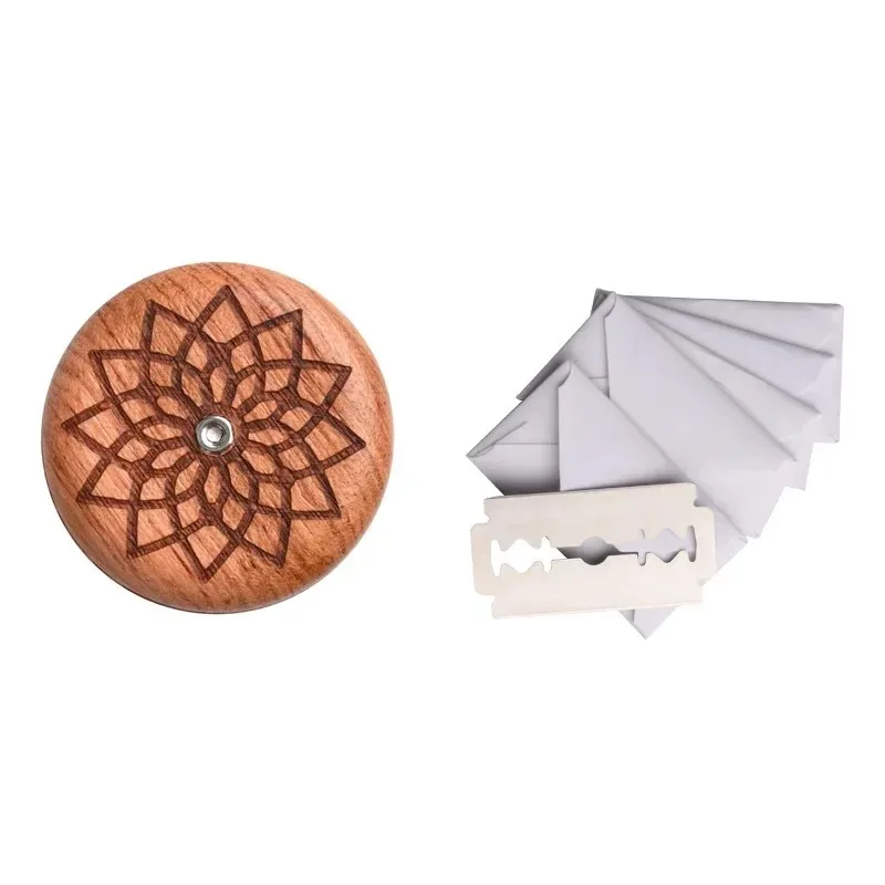 

Деревянный хлебный нож с бритвами