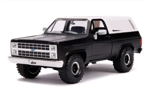 Модифицированная модель автомобиля Chevrolet Camaro в стиле ретро 1:24 1970