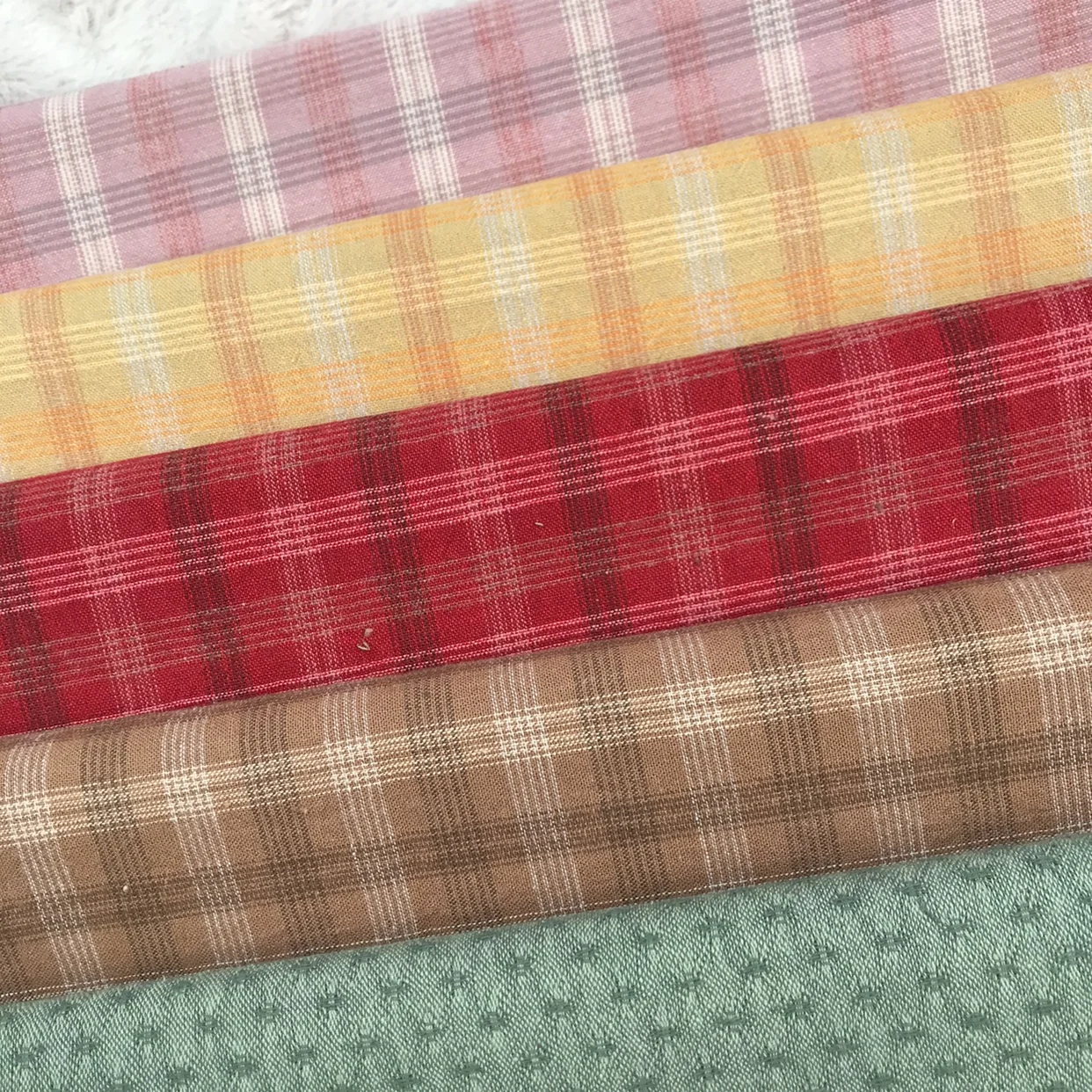 Красный бежевый черный цвет японская ткань окрашенная в пряже лоскутная ручной