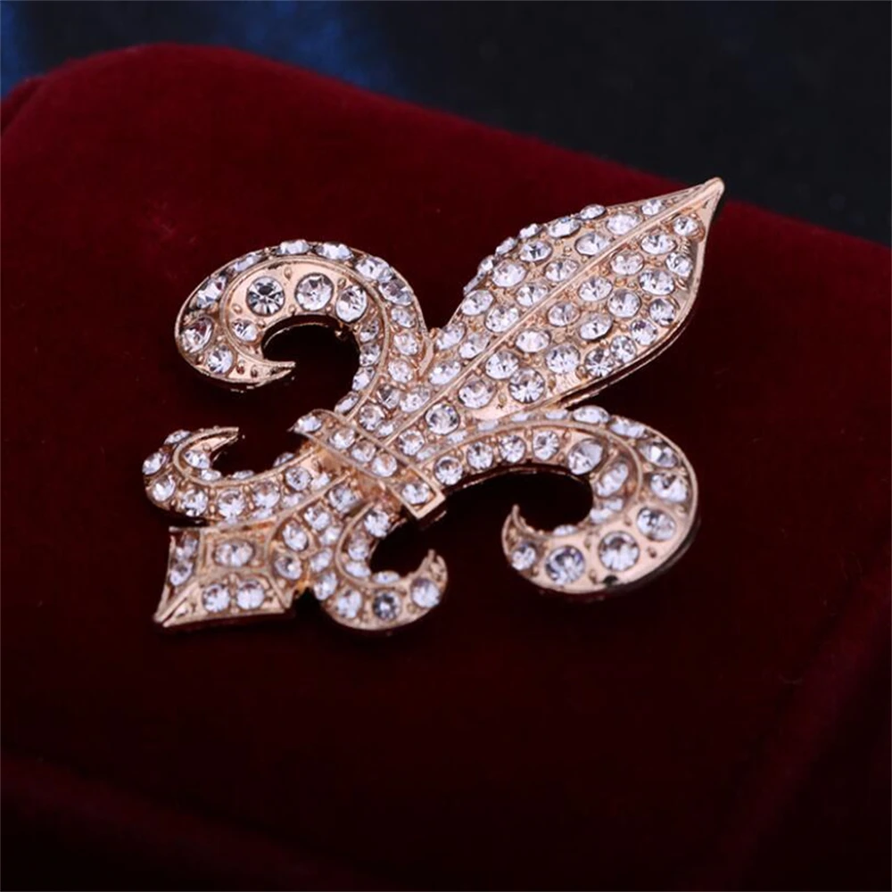 

European and American domineering navy anchor brooch men's suit collar pin full drill corsage ins tide personality retro badge