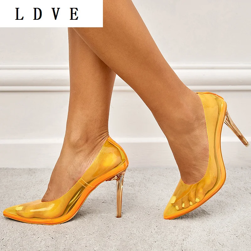 

Новинка весна-осень 2022 прозрачные пикантные женские праздничные римские туфли из ПВХ с острым носком на тонком высоком каблуке модные одно...