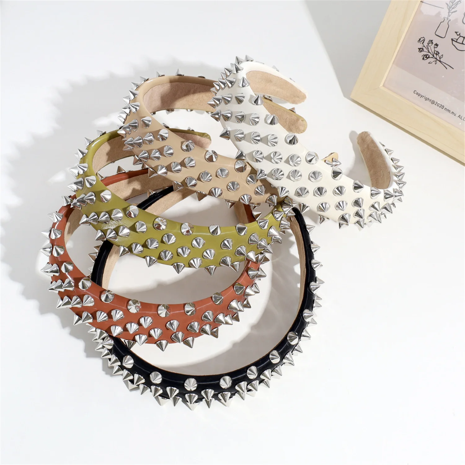 

Fashion Hair Hoop Hair Bands For Women Girls Rivet Solid Color High Cranial Cortex Headbands Vintage Hairband Hair Accessories