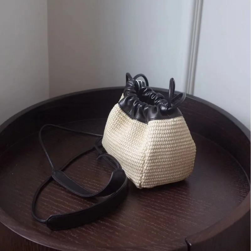 Сумка кросс-боди с соломенным переплетением на шнурке для отдыха и работы