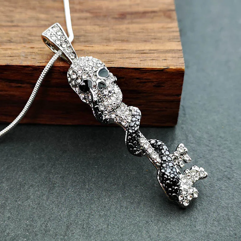 Модная индивидуальная ретро-подвеска в виде черепа и змеи с микро-шипами