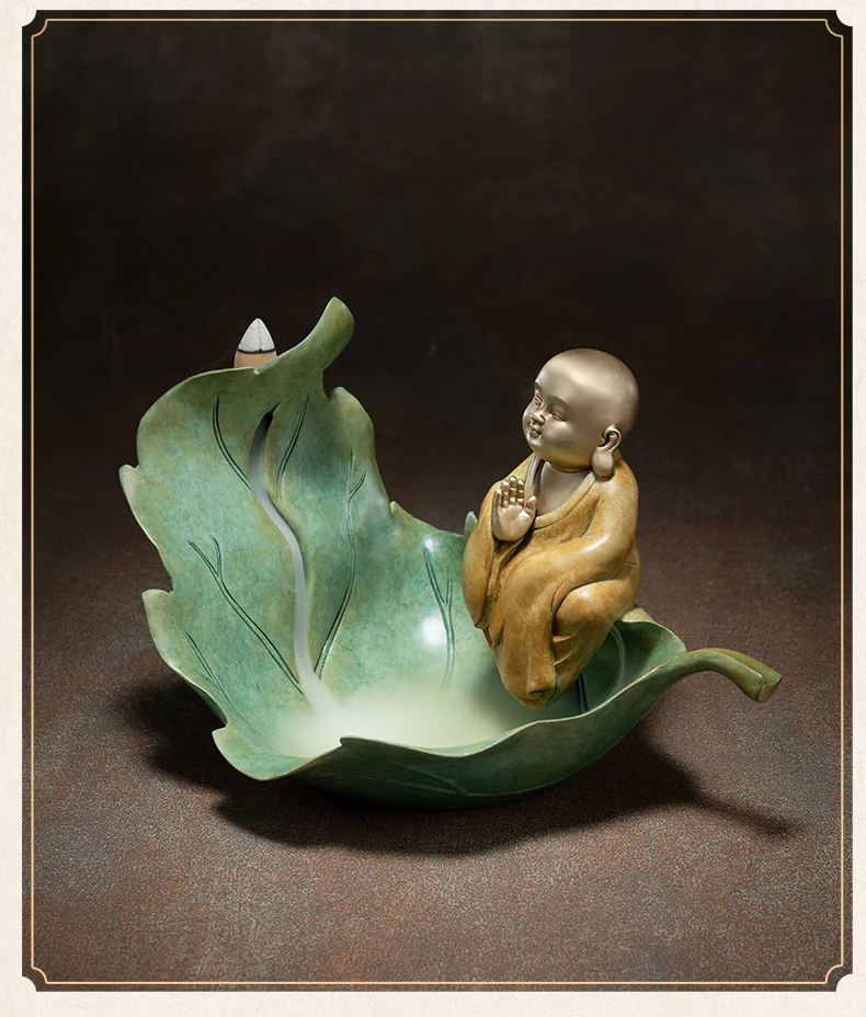 Домашняя гостиная буддистский монах Липовая художественная концепция