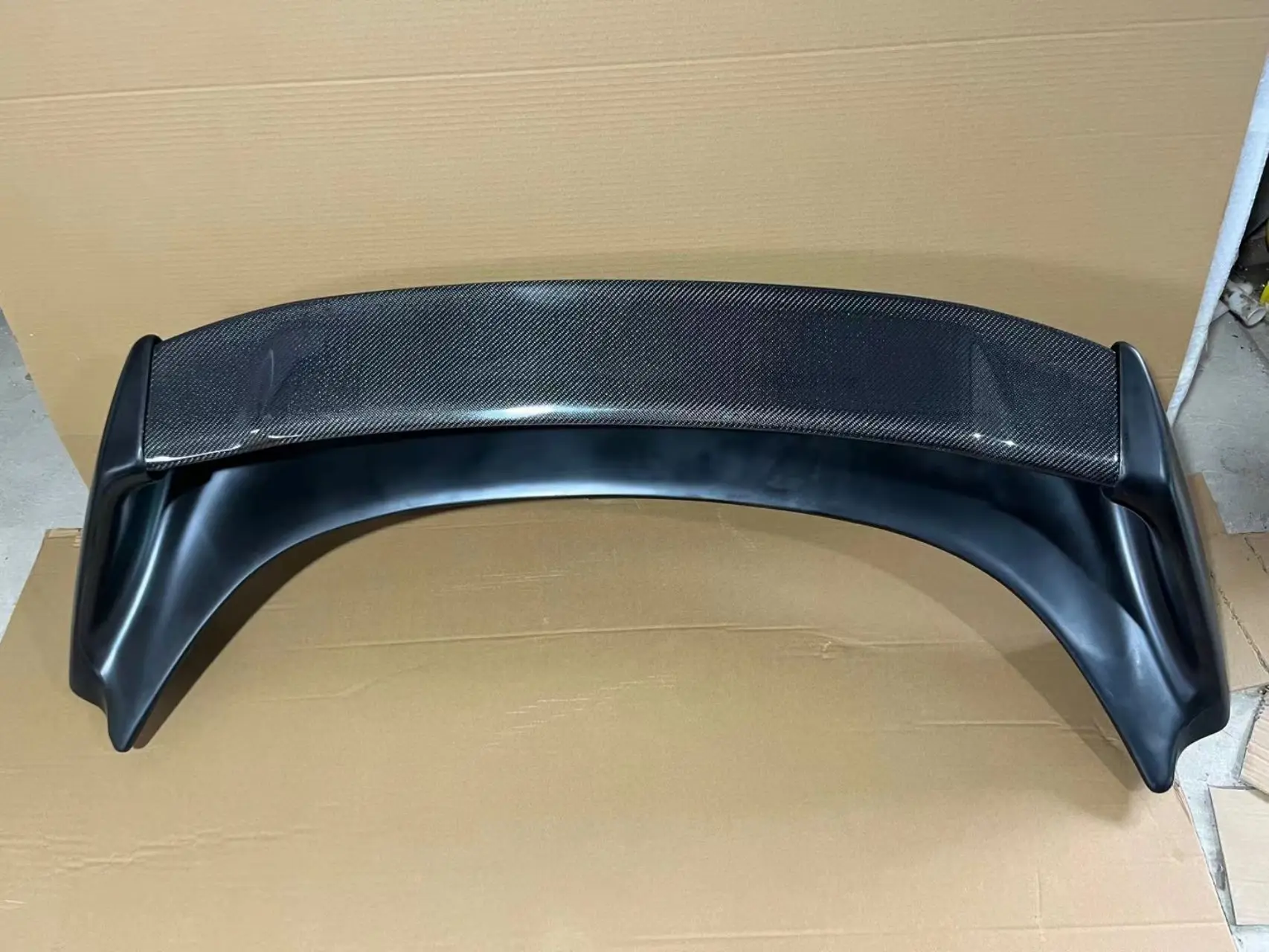 Фото Карбоновый спойлер + FRP, неокрашенный, для Honda Civic FN2 (2006-2010), Type R Seeker, задний спойлер из карбона. №5