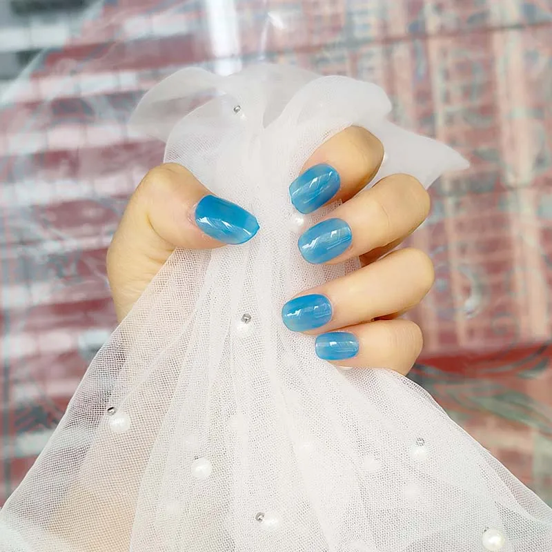 

20Pcs Fashion Short Round Head Fake press on Nail Luminous transparent blue Color Shiny Artificial Nail H19
