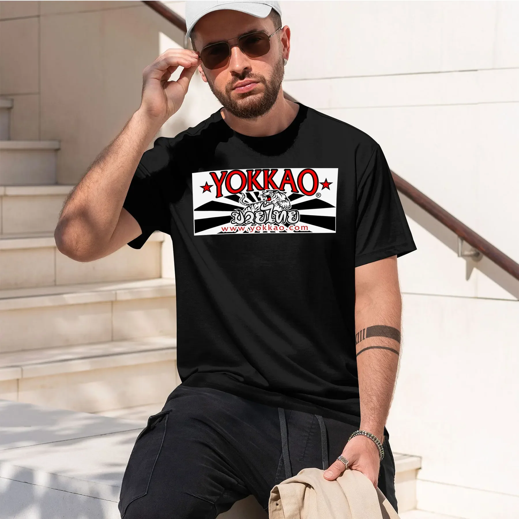Фото YOKKAO 2026: Новая модная футболка с круглым вырезом и ретро-принтом, хит продаж, для повседневного комфорта №1