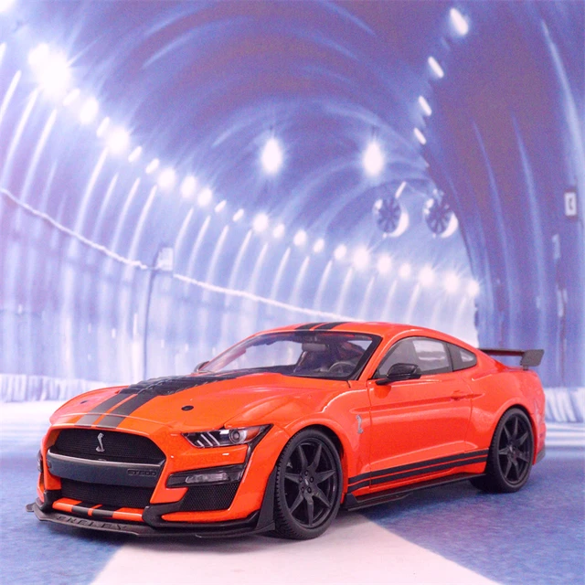 За рулём Ford Mustang 2020