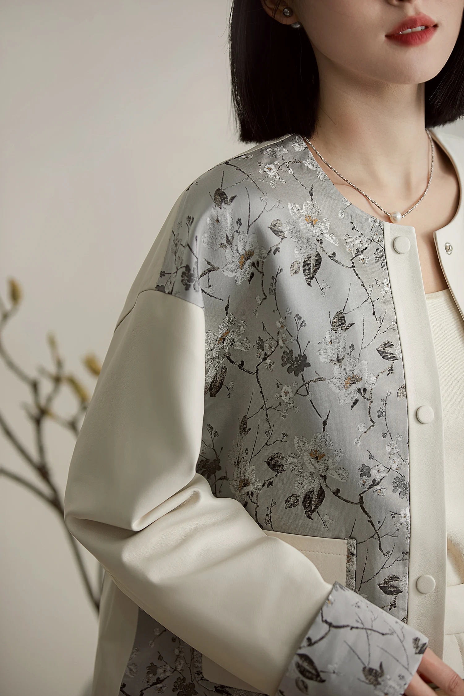 Лоскутное пальто BirdTree из шёлка тутового шелкопряда и овечьей кожи