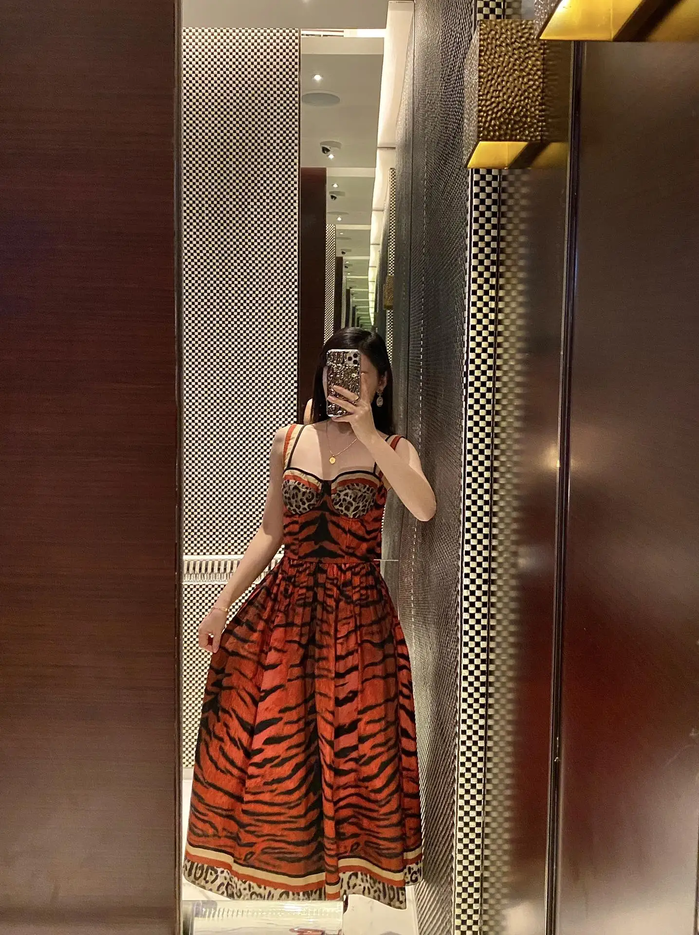 

Женское длинное платье на бретельках, хлопковое платье с принтом тигра, без рукавов и с вырезом сердечком, роскошный пикантный сарафан на лето 2022