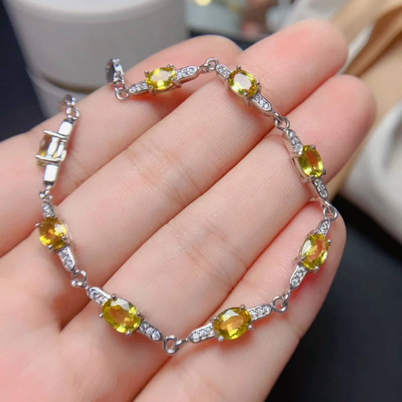 Женский браслет из серебра 925 пробы с натуральным желтым сапфиром