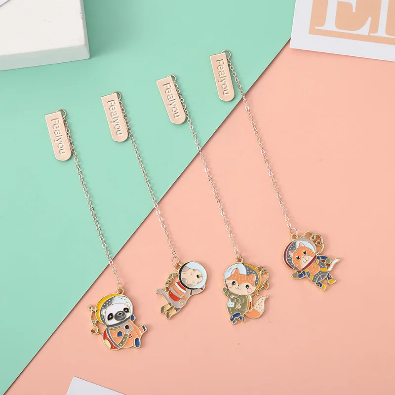 

Creative Cartoon Astronaut Bookmark Dress Up Pendant Cute Fresh Student School Stationery Portable Reading Bookmark Folder