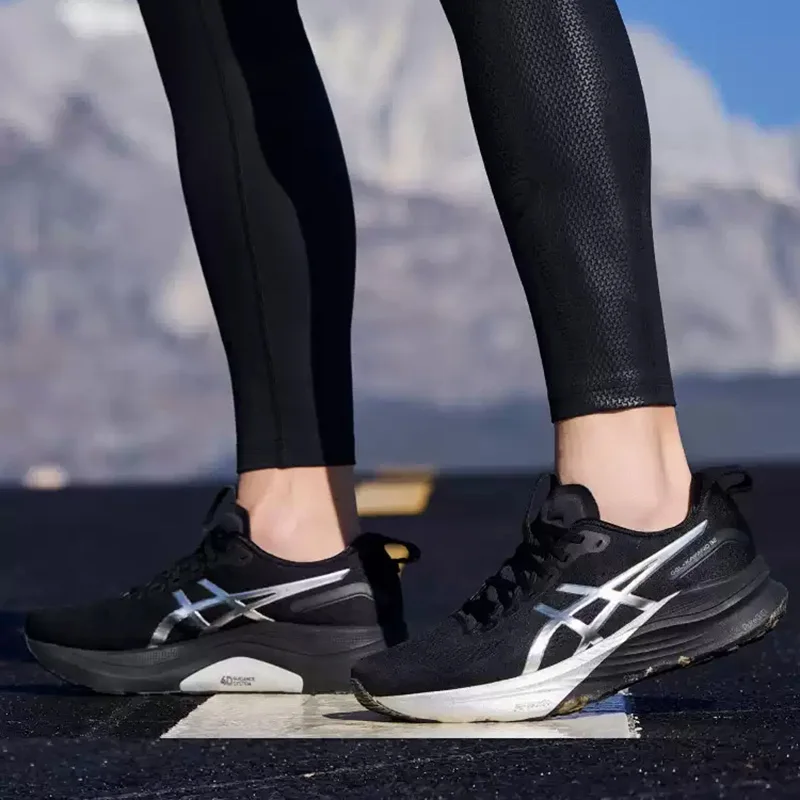 Фото Мужские кроссовки Asics GEL-KAYANO 32 черно-серебристые, с улучшенной поддержкой, дышащей сеткой, для марафона, 1011C215-001 №2
