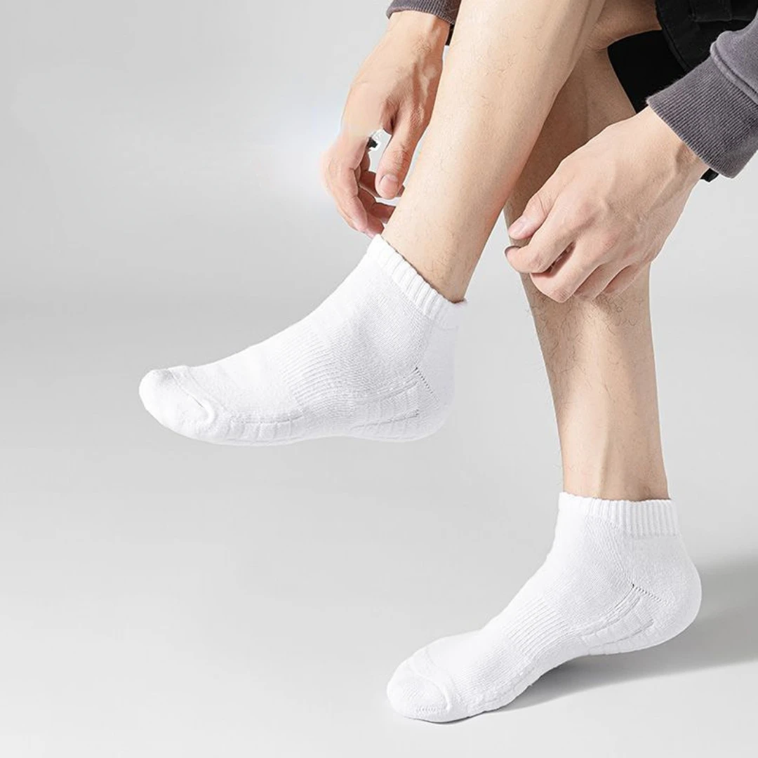 Socks Men's cotton sports stockings Autumn and winter medium high thick towel bottom sweat-absorbing odor-proof basketball socks