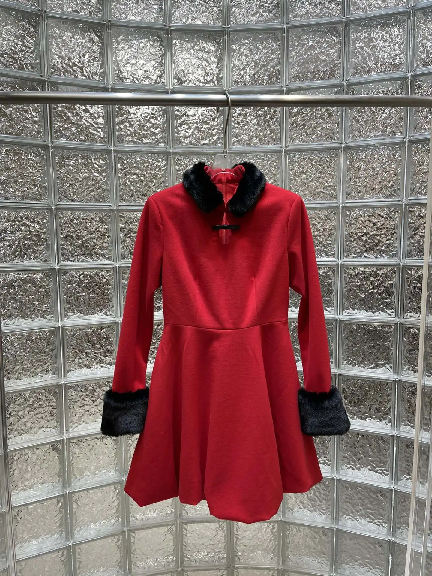 

Новинка Осень-зима 2023 красное элегантное платье в китайском стиле с вырезами на груди и бантом