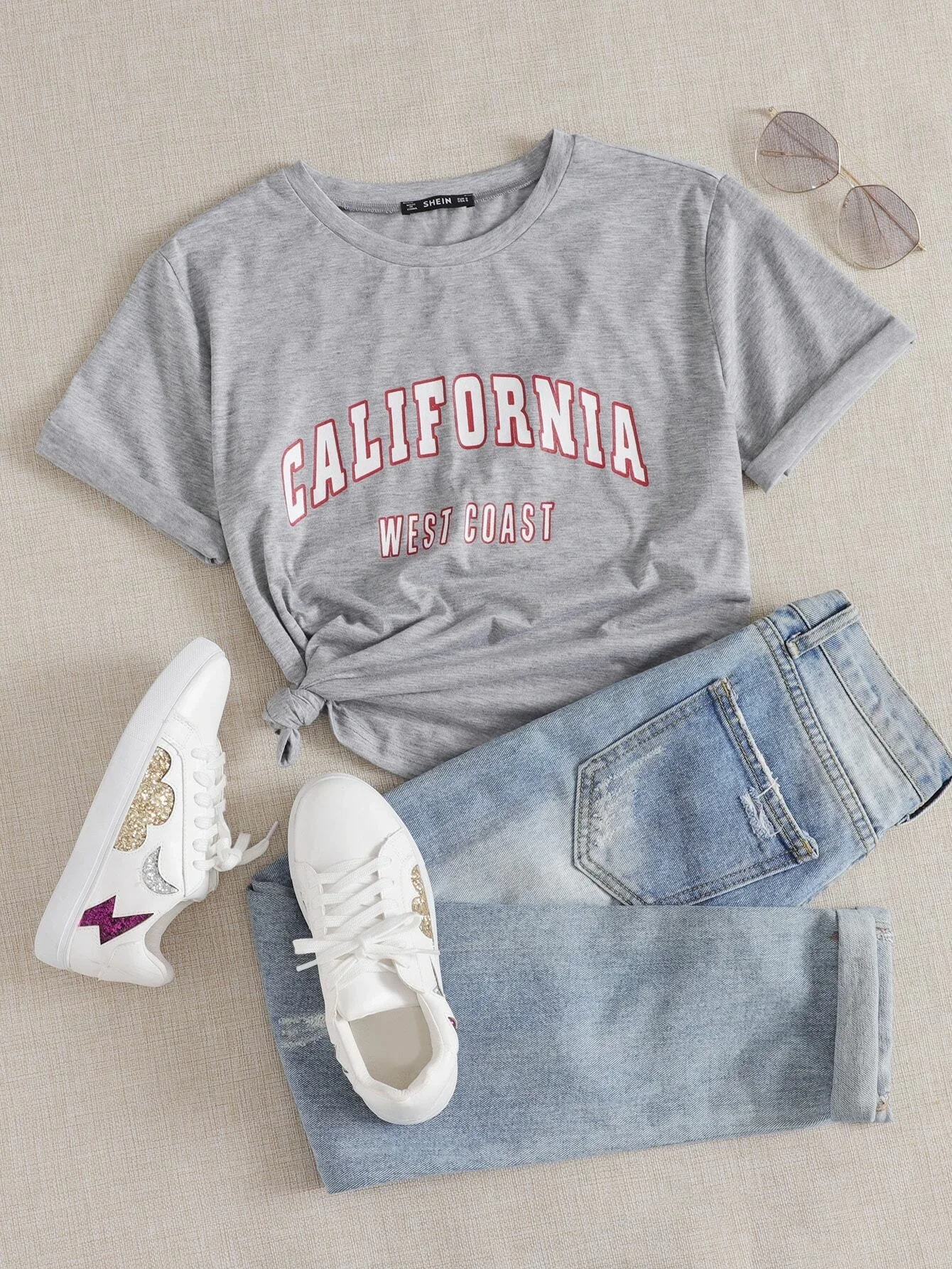 

Roll Up Sleeve Letter Graphic Tee