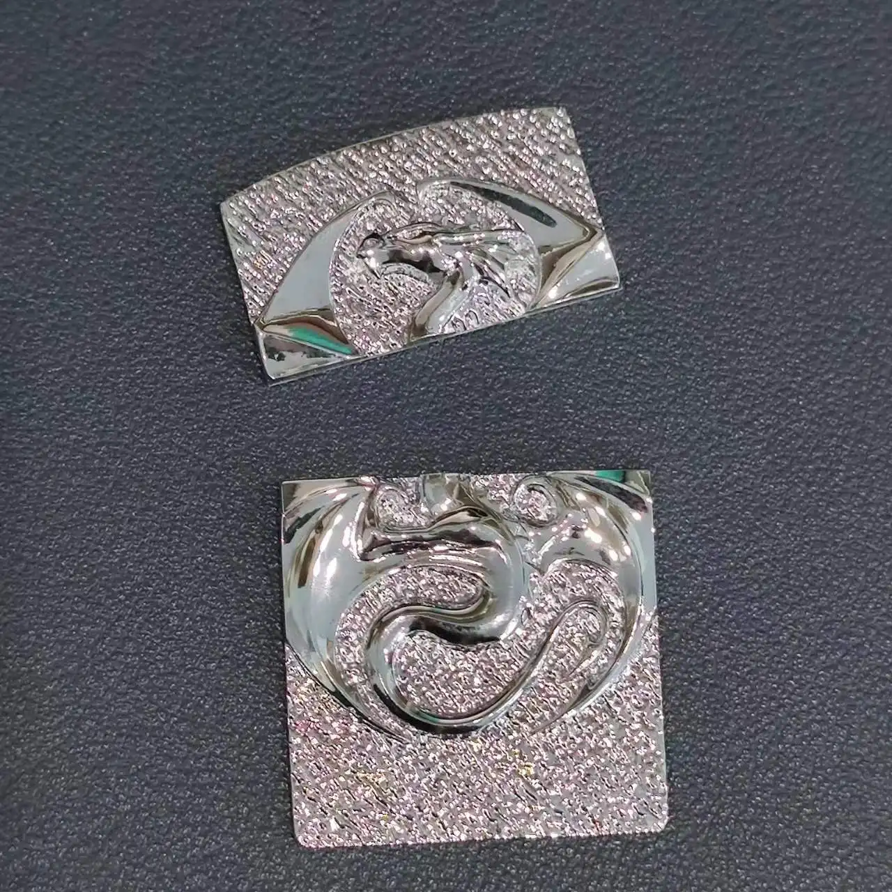 

Fashion Silver 3D Carving Dragon Totem DIY Metal Badge For ZP Kerosene Petrol Lighter Handmade Decor Accessory Smoking Gadget