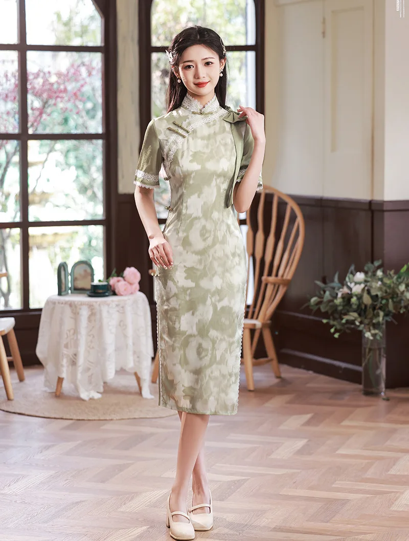 Retro Chinese Style Mandarin Collar Satin Lace Qipao Modern Short Sleeve High Split Cheongsam