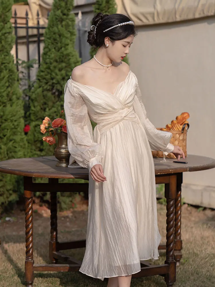 

Женское шифоновое платье с рукавами-фонариками и V-образным вырезом