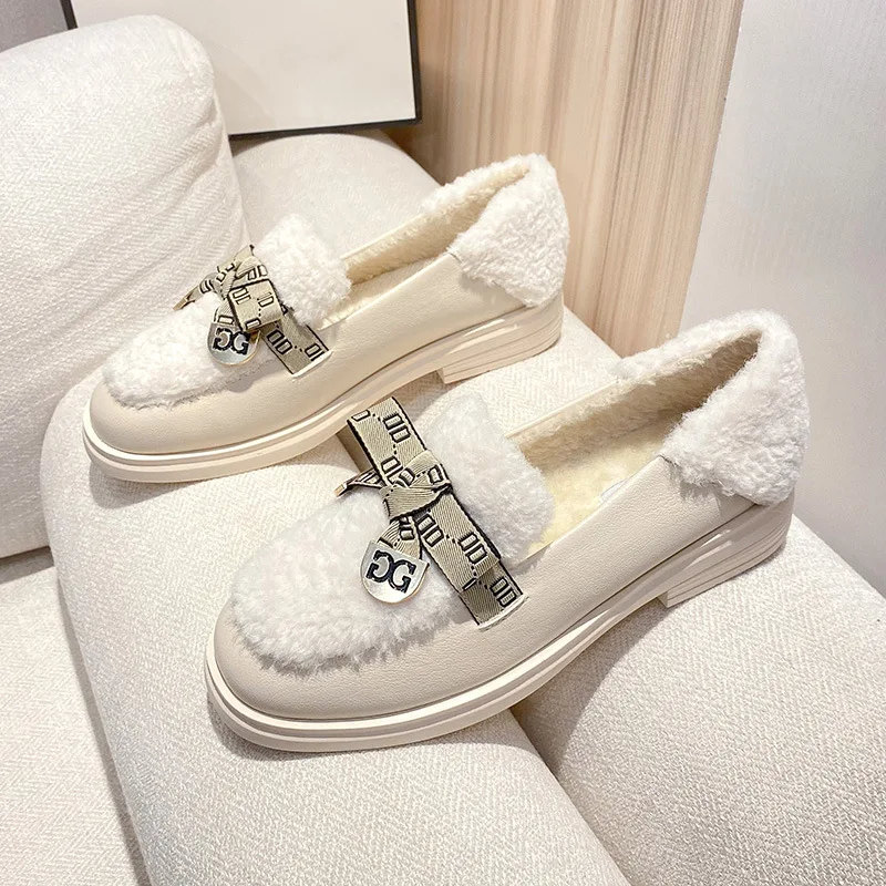 Plush Shoes Women Winter New Outdoor Fashion Bow Design Slip on White Cotton Shoes Plush Loafers Large Size Lightweight Shoes