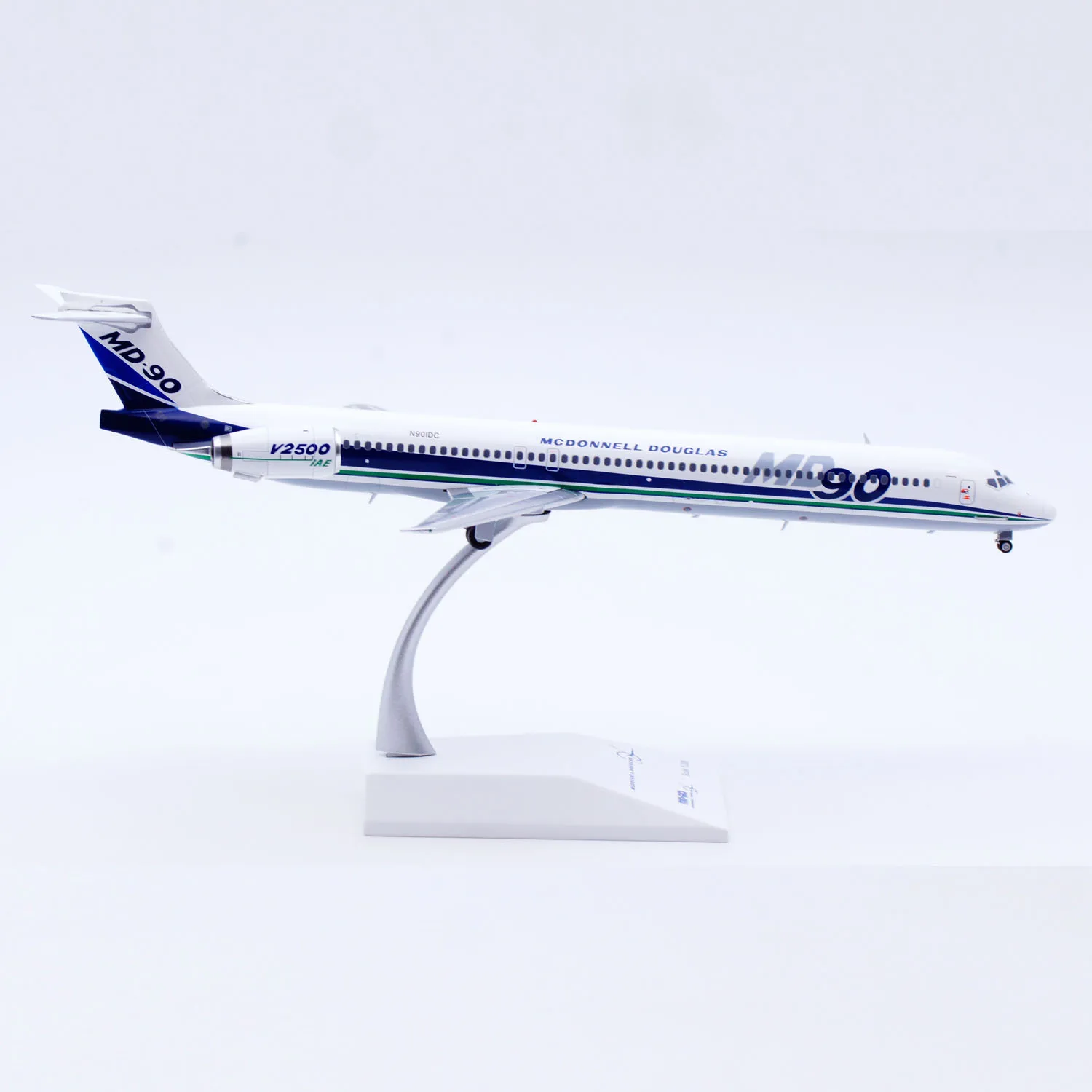 Фото LH2501 Коллекционный самолет из сплава в подарок JC Wings 1:200 MCDONNELL DOUGLAS MD-90 [цвет дома [ Литая под давлением модель самолета N901DC №3