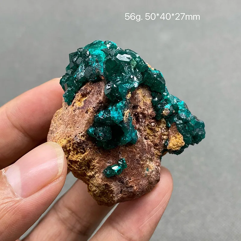 100% натуральные камни и кристаллы из кремниевой диоптазы